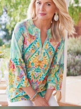 Soft Surroundings Watercolor Tunic
Shirt sz Medium! So soft and pretty!